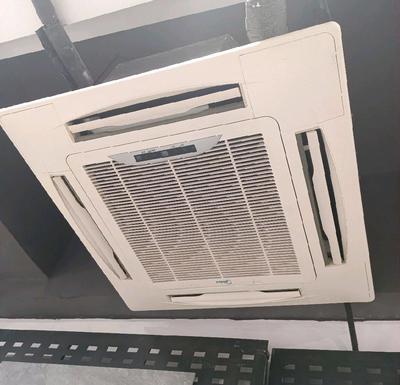 低价处理四套美的一拖二商用中央空调